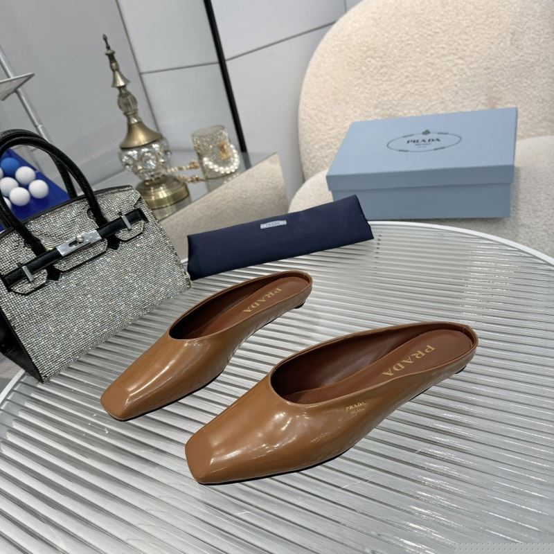 Pra*a slippers